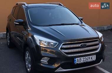 Внедорожник / Кроссовер Ford Kuga 2017 в 