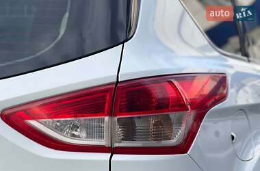 Внедорожник / Кроссовер Ford Kuga 2013 в 