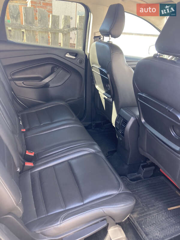 Внедорожник / Кроссовер Ford Kuga 2017 в Чернигове