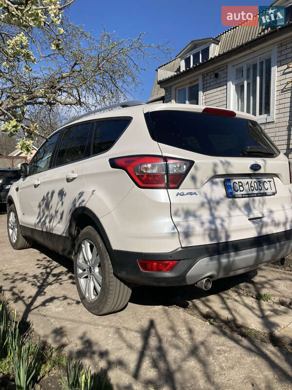 Внедорожник / Кроссовер Ford Kuga 2017 в Чернигове