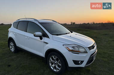 Внедорожник / Кроссовер Ford Kuga 2012 в 