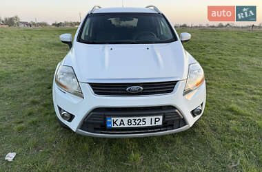 Внедорожник / Кроссовер Ford Kuga 2012 в 