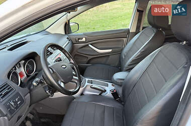 Внедорожник / Кроссовер Ford Kuga 2012 в 