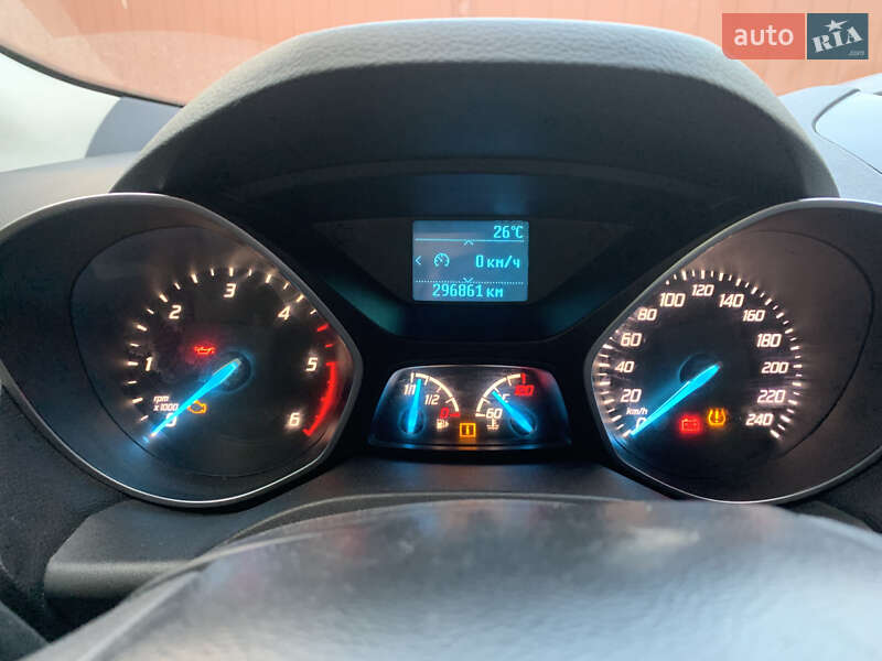 Внедорожник / Кроссовер Ford Kuga 2015 в Днепре