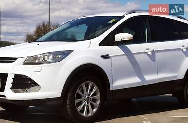Внедорожник / Кроссовер Ford Kuga 2015 в 