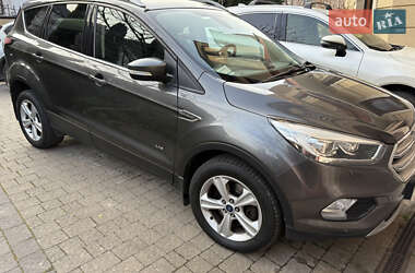Внедорожник / Кроссовер Ford Kuga 2017 в 