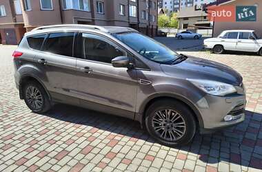 Внедорожник / Кроссовер Ford Kuga 2013 в 