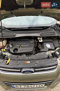 Внедорожник / Кроссовер Ford Kuga 2013 в 
