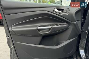 Внедорожник / Кроссовер Ford Kuga 2019 в 