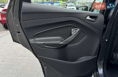 Внедорожник / Кроссовер Ford Kuga 2019 в 