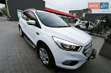 Внедорожник / Кроссовер Ford Kuga 2018 в 