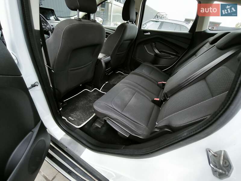 Позашляховик / Кросовер Ford Kuga 2018 в Здолбуніві