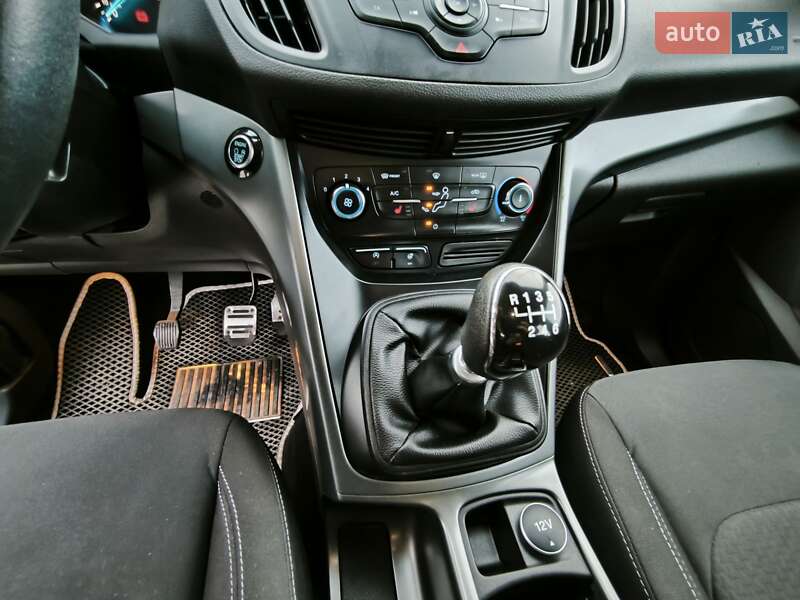 Позашляховик / Кросовер Ford Kuga 2018 в Здолбуніві