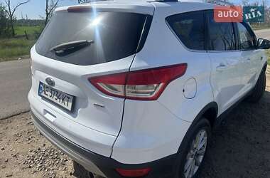 Внедорожник / Кроссовер Ford Kuga 2015 в 