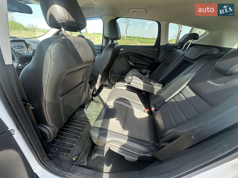 Позашляховик / Кросовер Ford Kuga 2015 в Нікополі