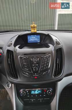 Позашляховик / Кросовер Ford Kuga 2013 в 