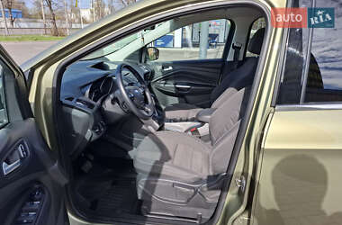 Внедорожник / Кроссовер Ford Kuga 2013 в 