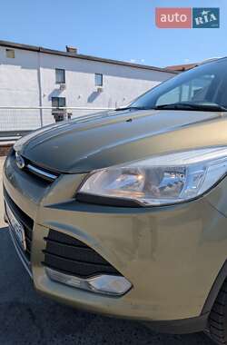 Внедорожник / Кроссовер Ford Kuga 2014 в 