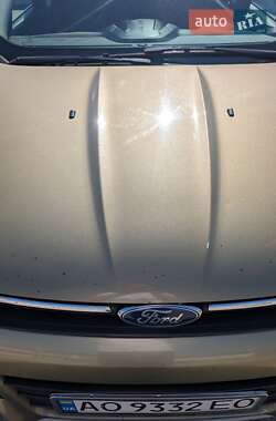 Внедорожник / Кроссовер Ford Kuga 2014 в 
