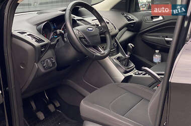 Внедорожник / Кроссовер Ford Kuga 2019 в 
