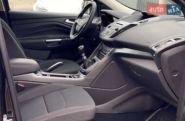 Внедорожник / Кроссовер Ford Kuga 2019 в 