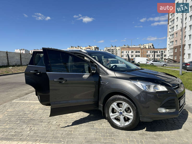 Внедорожник / Кроссовер Ford Kuga 2016 в Виннице