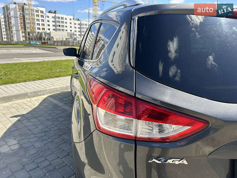 Внедорожник / Кроссовер Ford Kuga 2016 в Виннице