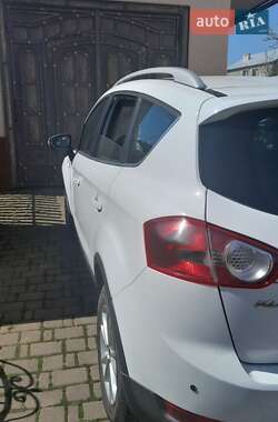 Внедорожник / Кроссовер Ford Kuga 2012 в 