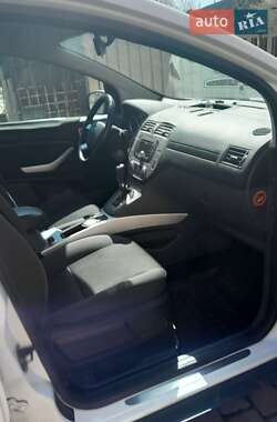 Внедорожник / Кроссовер Ford Kuga 2012 в 