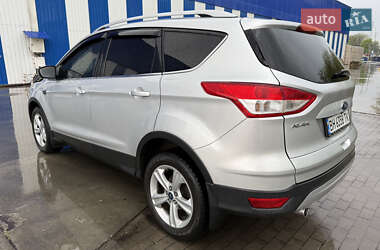 Позашляховик / Кросовер Ford Kuga 2015 в 