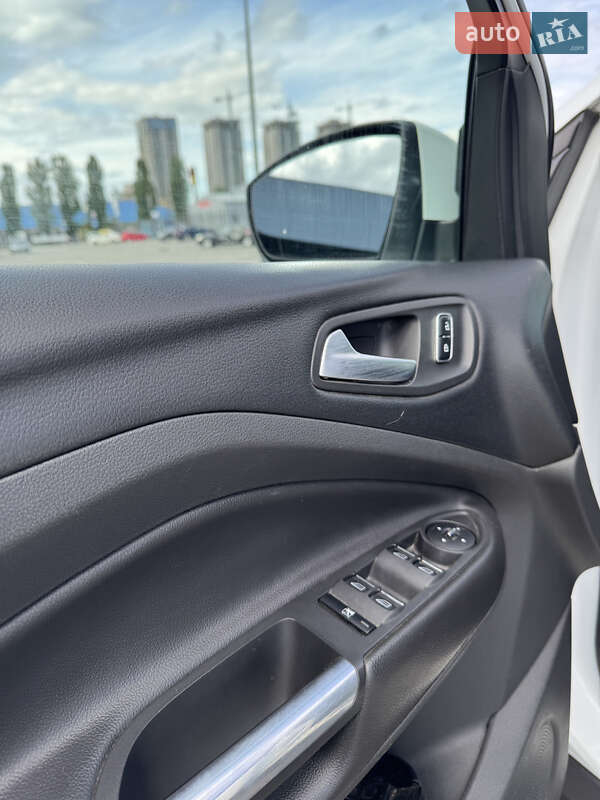 Внедорожник / Кроссовер Ford Kuga 2013 в Киеве