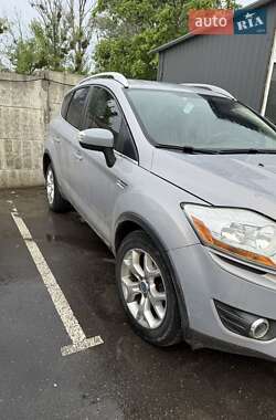 Внедорожник / Кроссовер Ford Kuga 2011 в Новой Водолаге