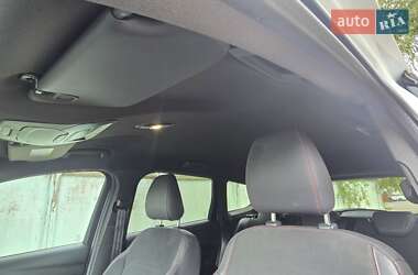 Позашляховик / Кросовер Ford Kuga 2019 в 