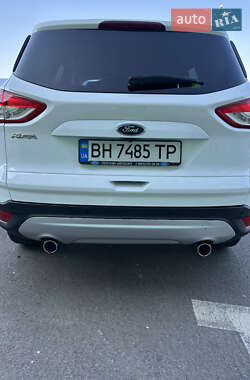Внедорожник / Кроссовер Ford Kuga 2015 в 