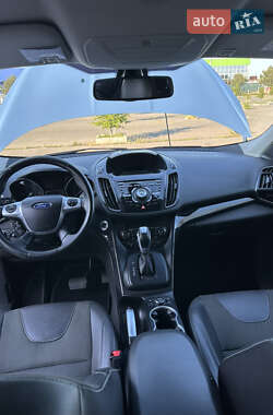 Внедорожник / Кроссовер Ford Kuga 2015 в 