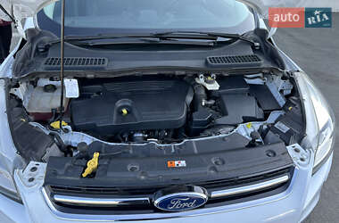 Внедорожник / Кроссовер Ford Kuga 2015 в 