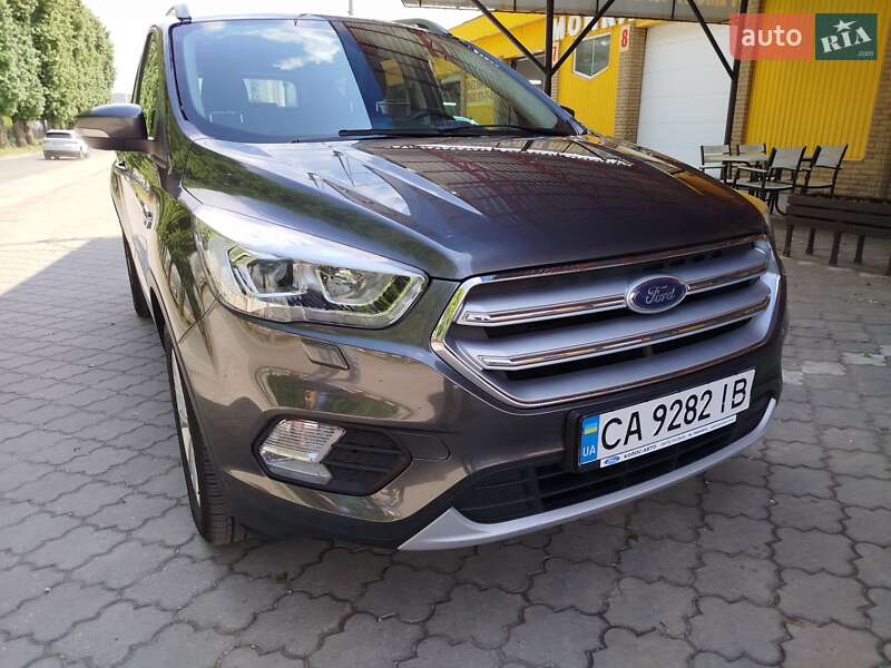 Внедорожник / Кроссовер Ford Kuga 2019 в Черкассах