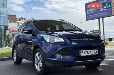 Позашляховик / Кросовер Ford Kuga 2013 в 