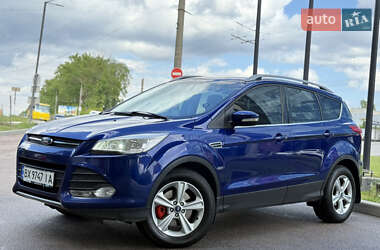 Позашляховик / Кросовер Ford Kuga 2013 в 