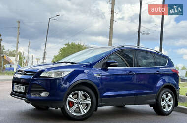 Позашляховик / Кросовер Ford Kuga 2013 в 