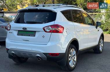 Позашляховик / Кросовер Ford Kuga 2012 в 