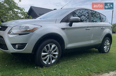 Внедорожник / Кроссовер Ford Kuga 2009 в 