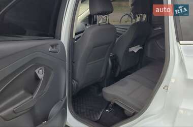 Внедорожник / Кроссовер Ford Kuga 2015 в 