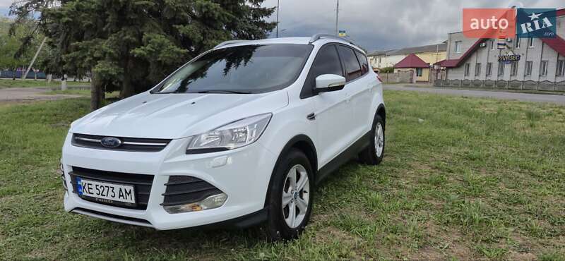 Внедорожник / Кроссовер Ford Kuga 2015 в Павлограде