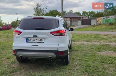 Внедорожник / Кроссовер Ford Kuga 2015 в 