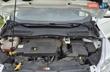 Внедорожник / Кроссовер Ford Kuga 2015 в 