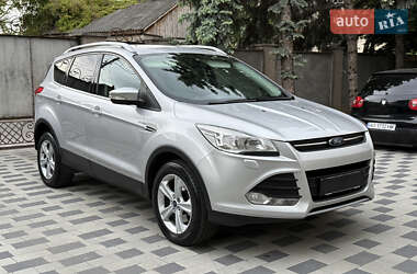 Внедорожник / Кроссовер Ford Kuga 2015 в 