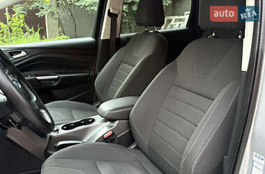 Внедорожник / Кроссовер Ford Kuga 2015 в 