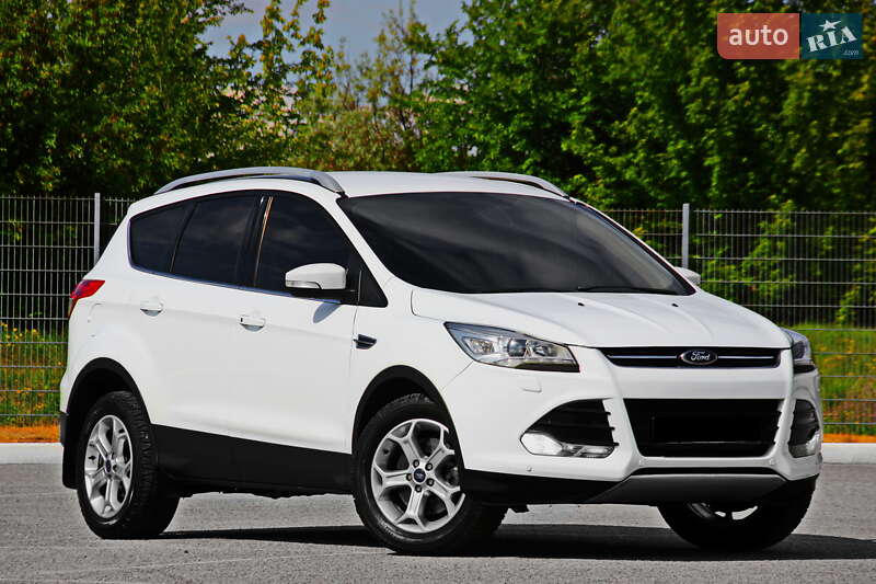 Позашляховик / Кросовер Ford Kuga 2014 в 