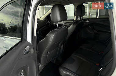 Позашляховик / Кросовер Ford Kuga 2014 в 